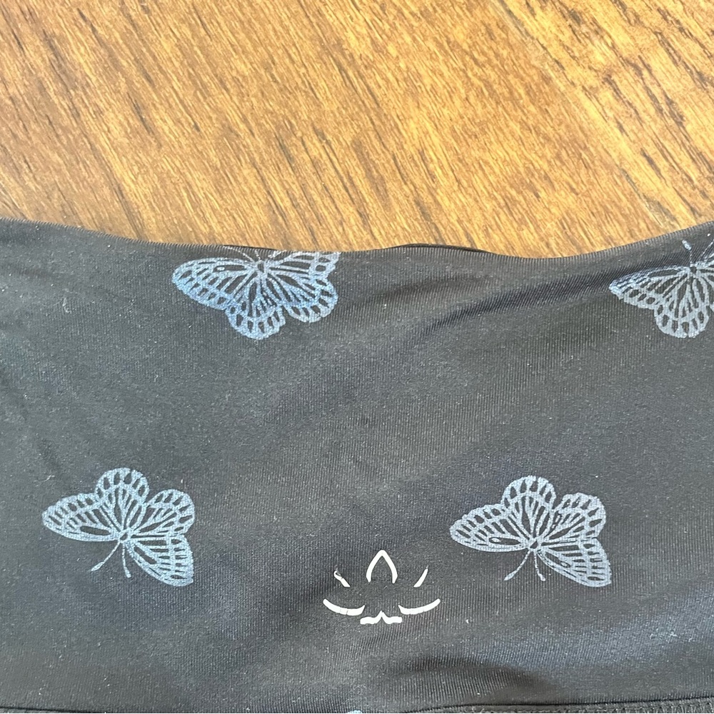 Beyond Yoga Small Butterfly Shine & Tossed Star High Waisted 7/8 Midi Leggings - Picture 6 of 16